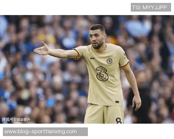 狄龙生强势反击小波特上演精彩双手暴扣展现老将风采 狄龙生强势反击小波特上演精彩双手暴扣展现老将风采